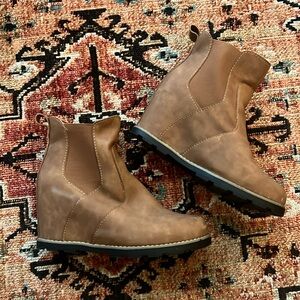 Universal Thread Women's Amalia Fashion Boots - size 7 only worn a few times!